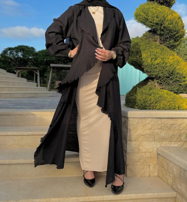 White Abaya With Tight Sleeves And Wavey Sides