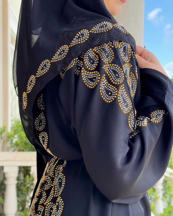 Black Abaya With Drop Shape Strass On The Shoulder And Full Back And Scarf