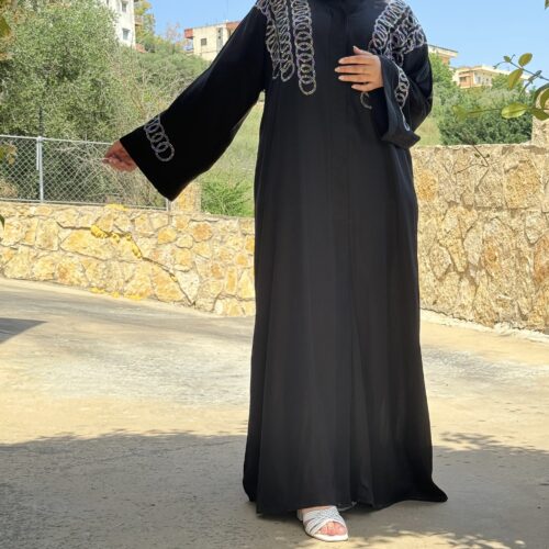 Silk Abaya With Rounded Strass On The Chest And Sleeves And Back With Scarf