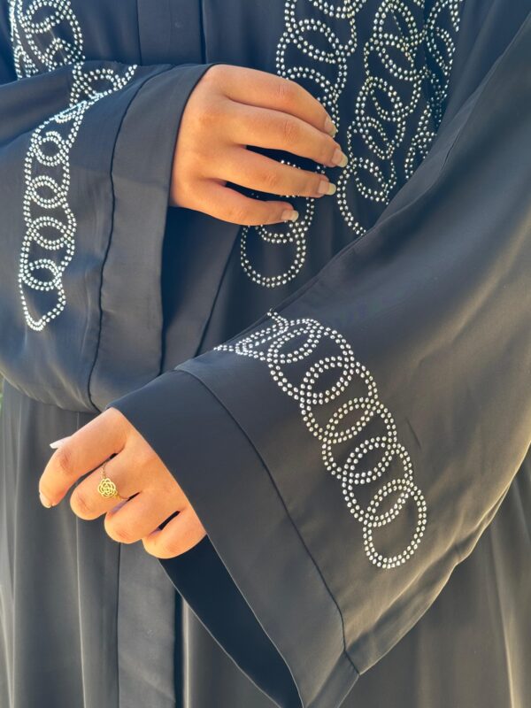Silk Abaya With Rounded Strass On The Chest And Sleeves And Back With Scarf