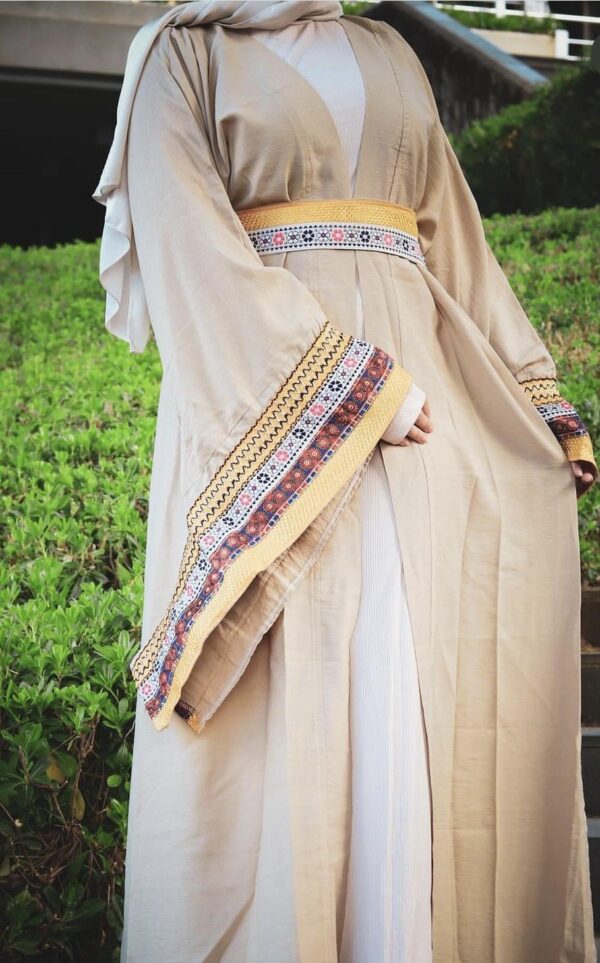 Abaya With Designed Wide Sleeves And Belt