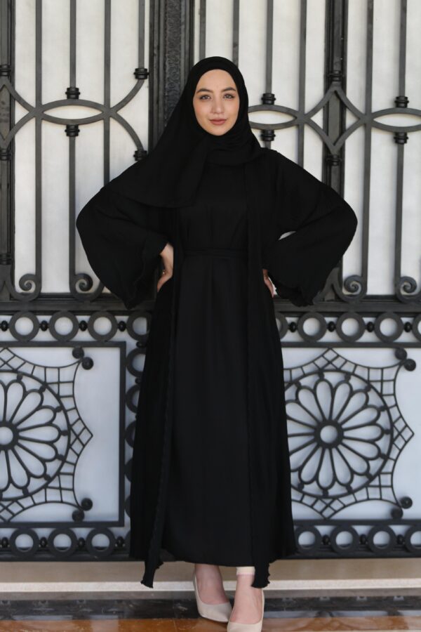 4-Piece Abaya With Wavy Design And Scarf