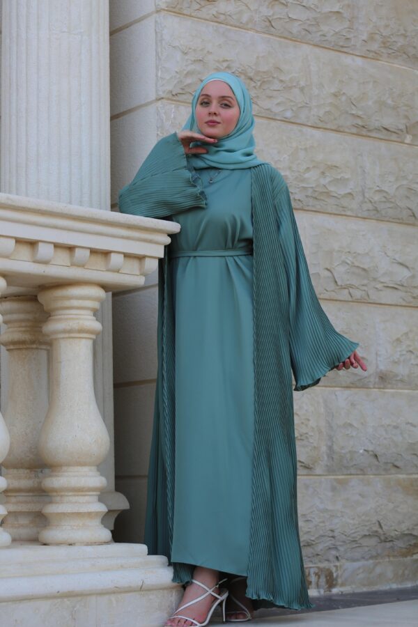 4-Piece Abaya With Wavy Design And Scarf