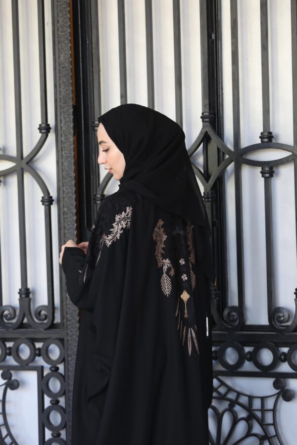 Farasha Abaya With Black Light Brown Embroidery On The Sleeves And Back With Scarf