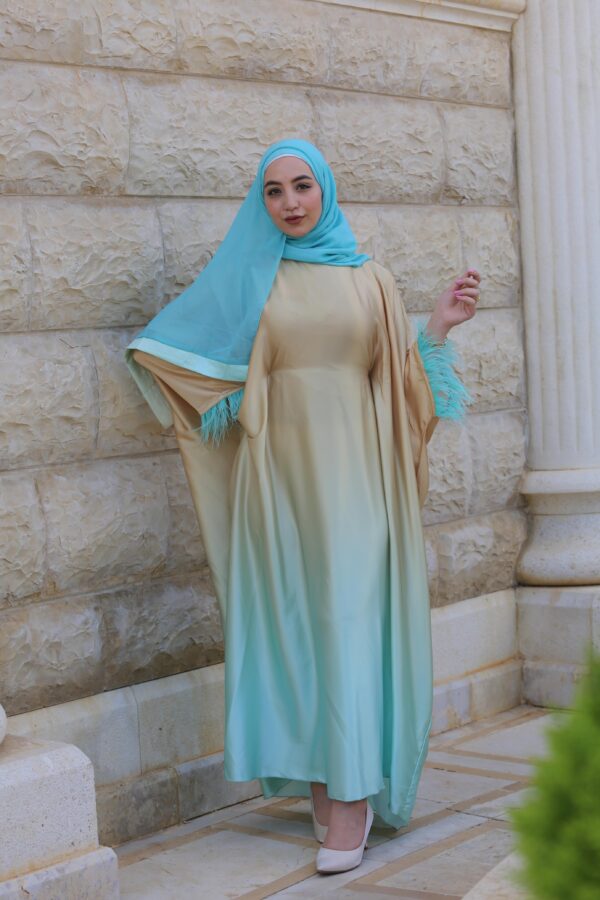 Chic Dress With Inner Belt And Fur On The Sleeves With Scarf