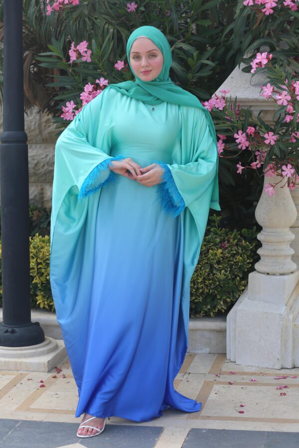 Chic Dress With Inner Belt And Fur On The Sleeves With Scarf