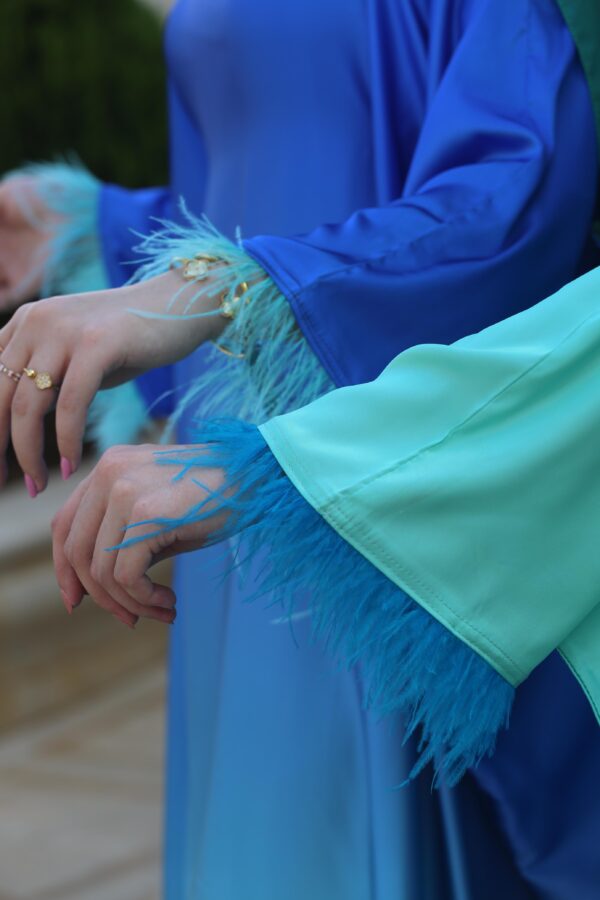 Chic Dress With Inner Belt And Fur On The Sleeves With Scarf