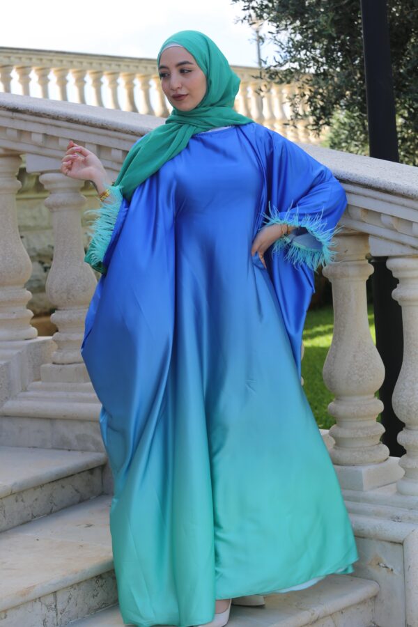 Chic Dress With Inner Belt And Fur On The Sleeves With Scarf