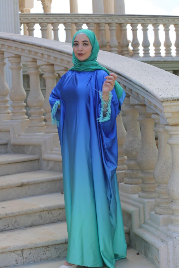 Chic Dress With Inner Belt And Fur On The Sleeves With Scarf